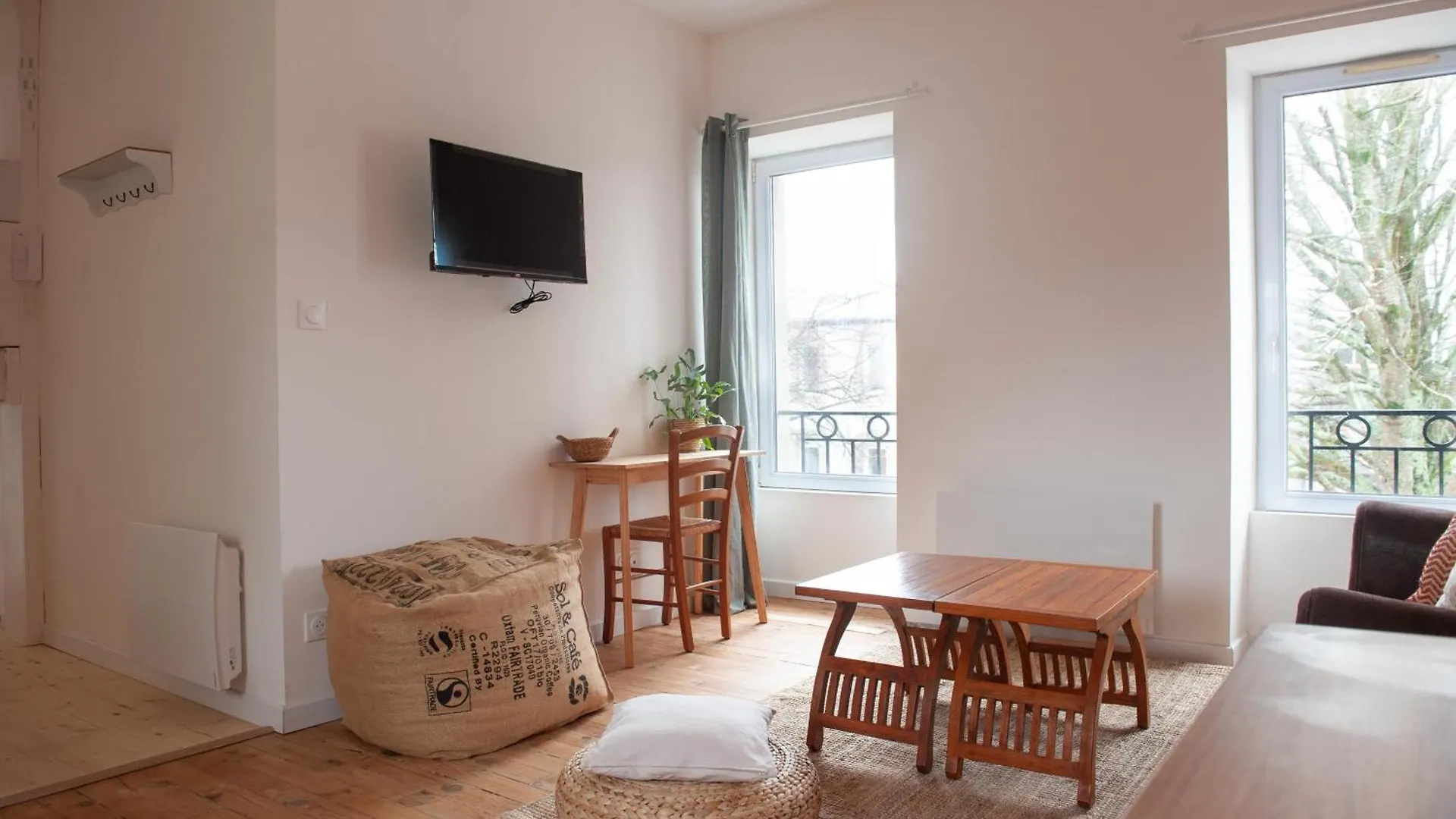 Apartment Immeuble De 3 Appartements Avec Cour Interieure Brest