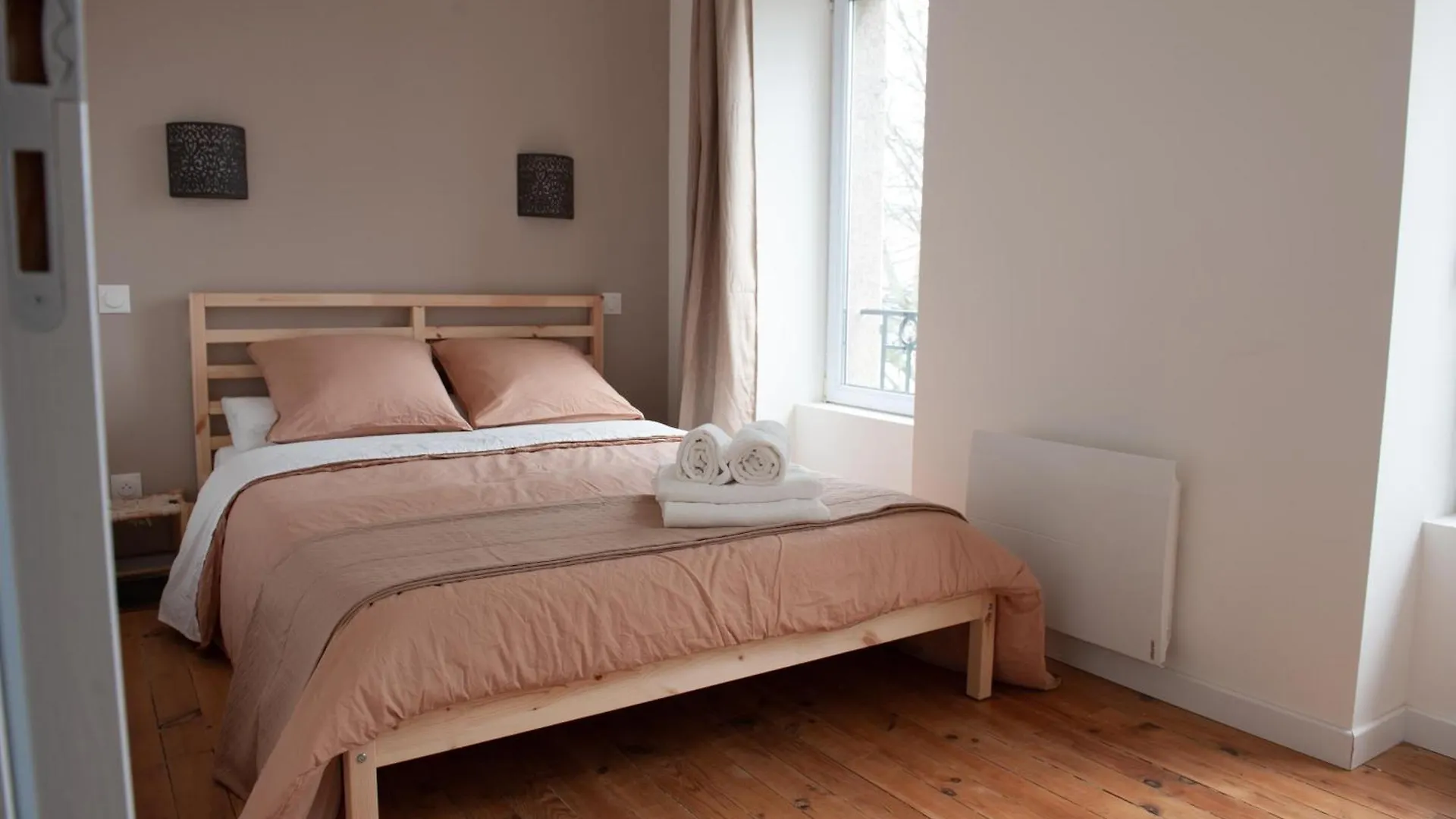 Immeuble De 3 Appartements Avec Cour Interieure Brest France