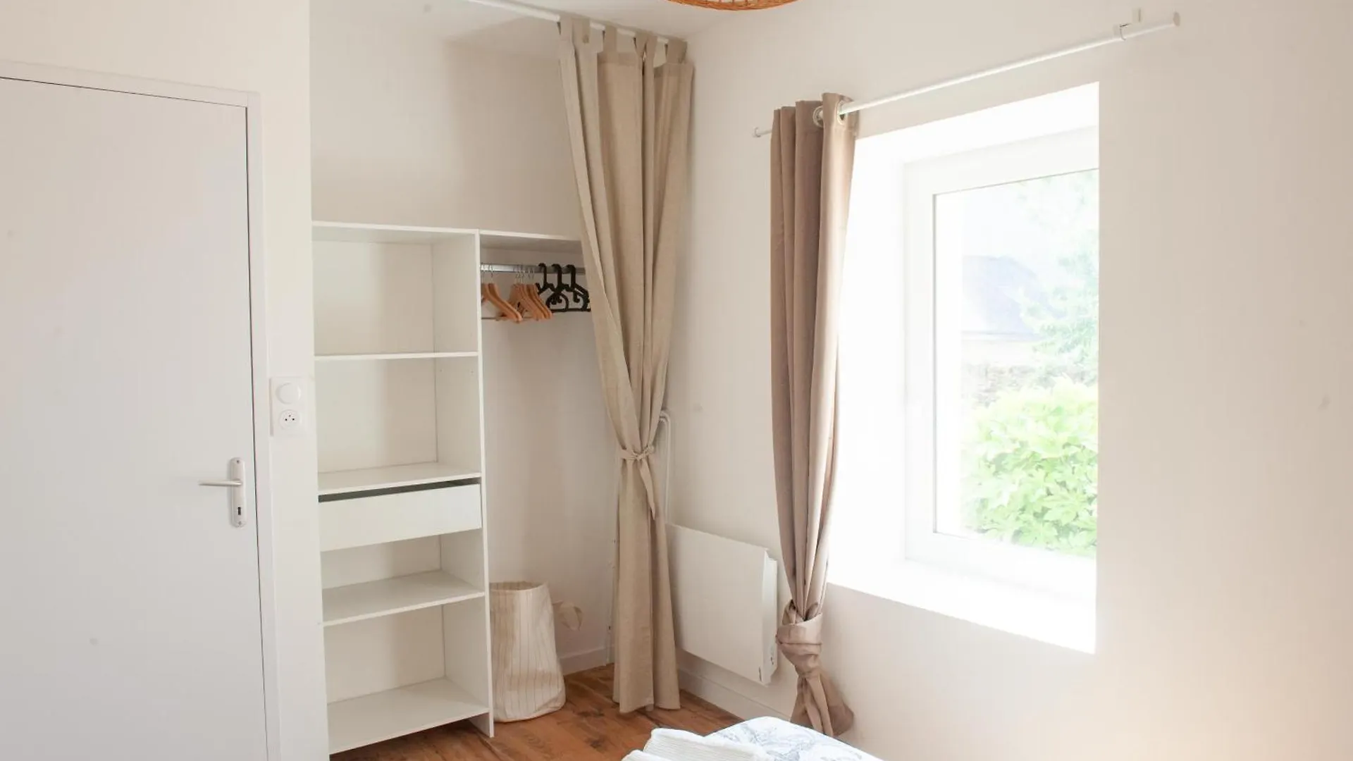 Apartment Immeuble De 3 Appartements Avec Cour Interieure Brest France