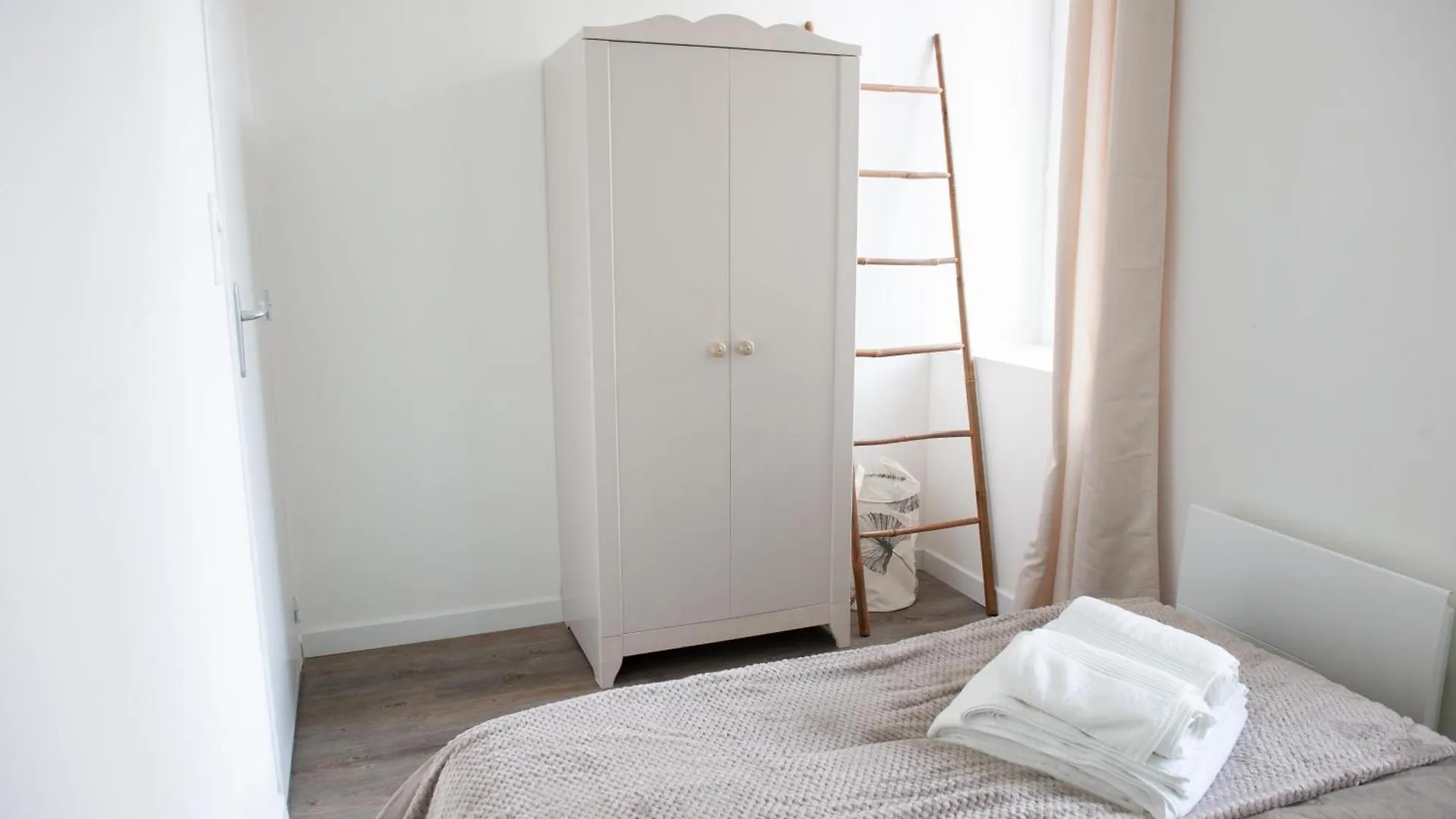 Daire Immeuble De 3 Appartements Avec Cour Interieure Brest