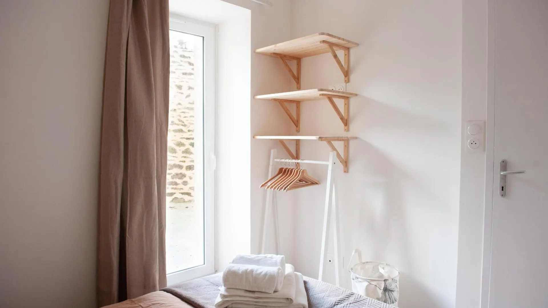 Apartment Immeuble De 3 Appartements Avec Cour Interieure Brest France
